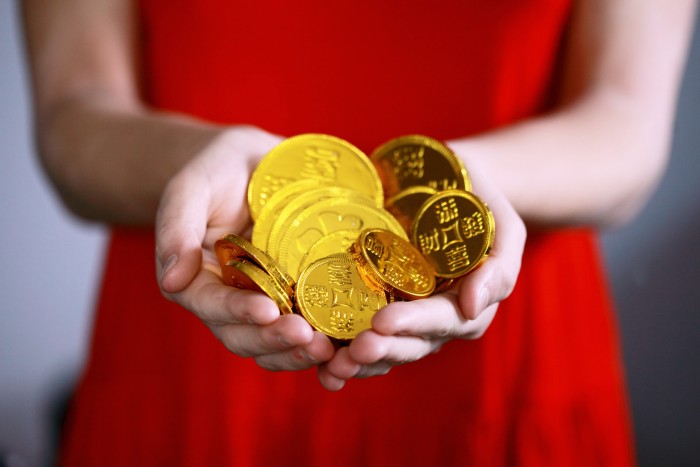 Bitcoin or Gold – What Should You Invest in and Why?